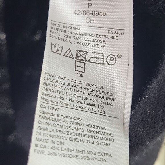 Banana Republic Black V-Neck Pullover with fine italian yarn by FILPUCCI.Size S - Picture 5 of 7